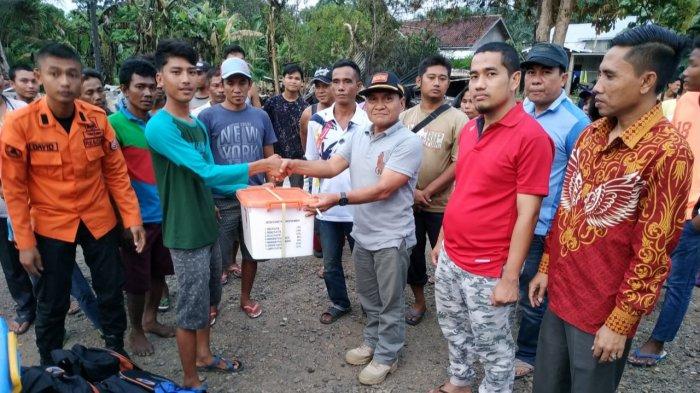 Bupati Salurkan Bantuan Korban Kebakaran