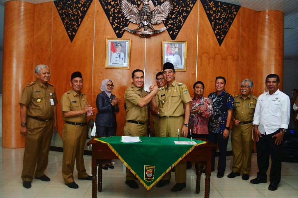 Bupati Mura Bersama Walikota Lubuklinggau Tandatangani Berita Acara Penyerahan 55 Item Aset Daerah