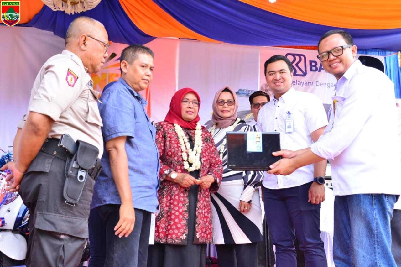 Wabup Mura Melakukan Penyegelan Undian Panen Hadiah Simpedes Periode I BRI Tahun 2019