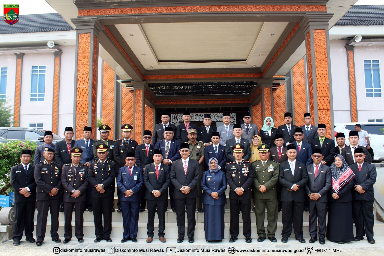 Bupati H Hendra Gunawan Irup Peringatan Hari Pahlawan