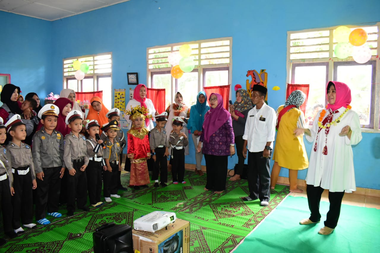 Sosialisasi Parenting, Bunda PAUD Kunjungi Desa Kosgoro