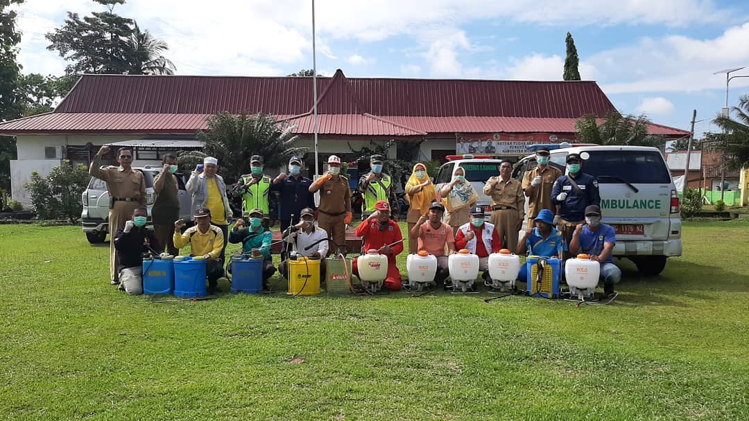 Penyemprotan Disenfektan di Kecamatan Purwodadi
