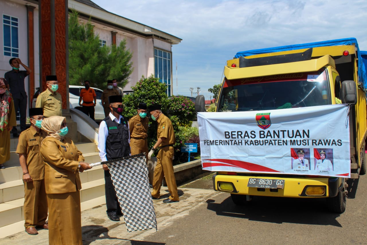 Bupati Kembali Lepas Bantuan 19 Ton Beras Di Kecamatan BTS Ulu