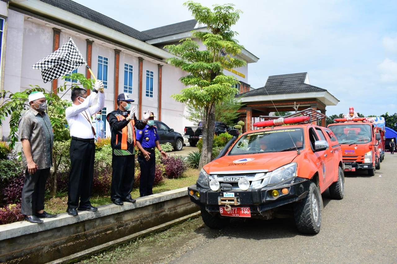 Pelepasan Satgas Gugus Penanganan Covid-19 untuk Penyemprotan Desinfektan di Kecamatan Sukakarya dan