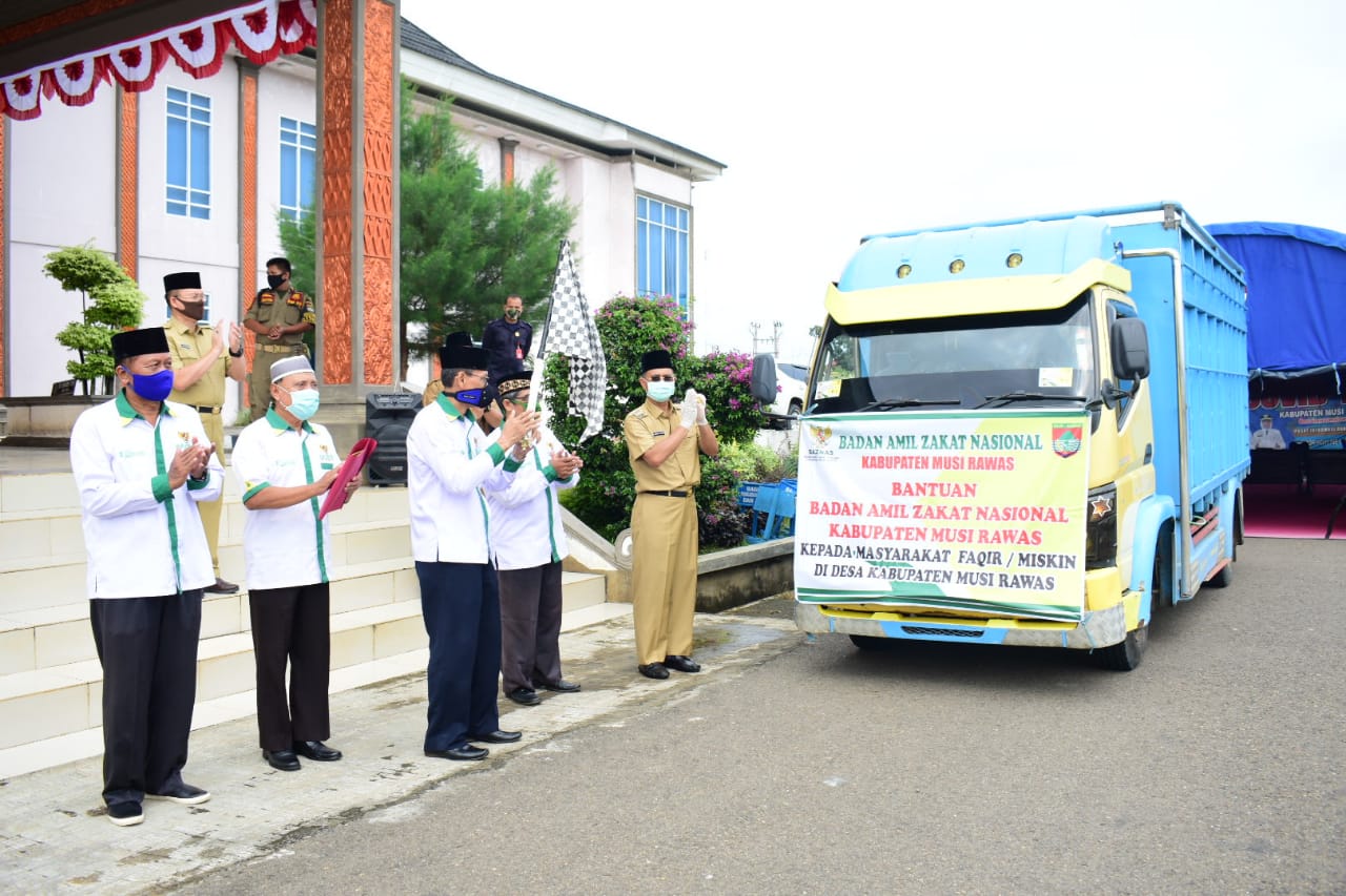 Baznas Mura Salurkan 8,2 Ton Beras untuk Kecamatan Selangit