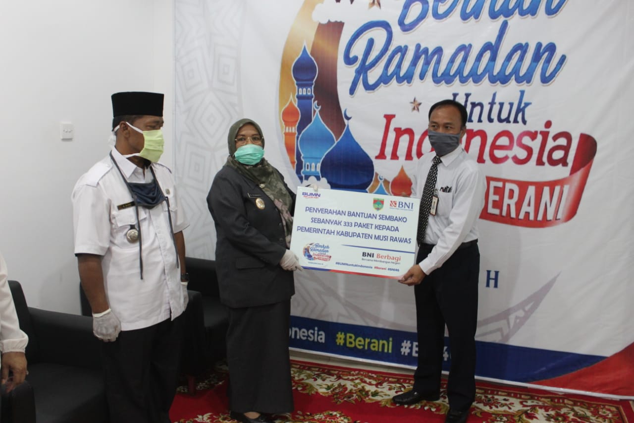 Turut Membantu Dampak Covid-19 di Mura, BNI KCP Musi Rawas F Trikoyo Kec. Tugumulyo Serahkan Paket S