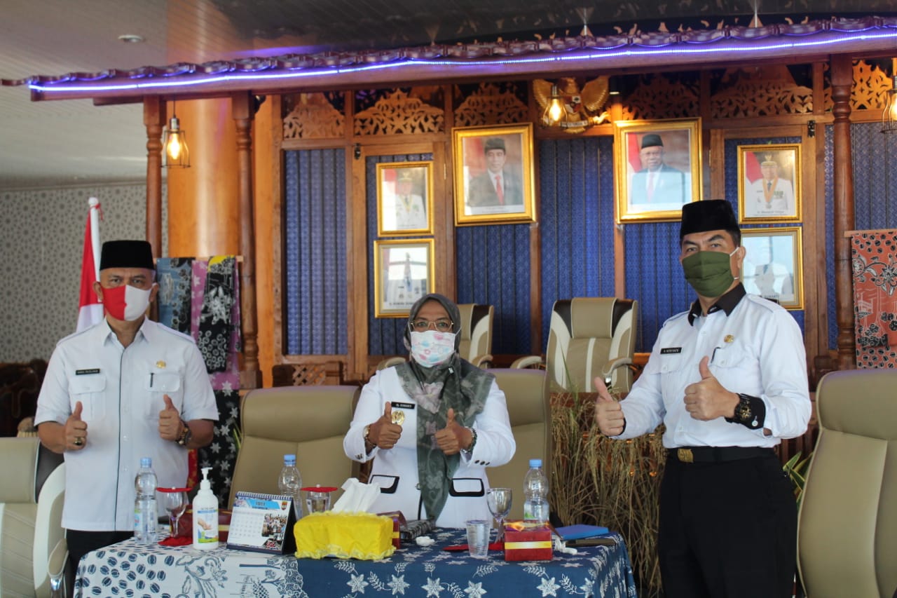 Melalui Vidcon, Wabup Mura Ikuti Rakor Bahas Pemantapan Pelaksanaan Tahapan Pilkada Serentak Bersama