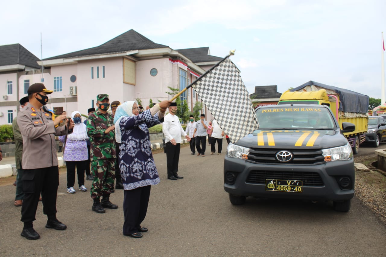 Wabup dan Kapolres Mura Kembali Salurkan Paket Bantuan Sosial