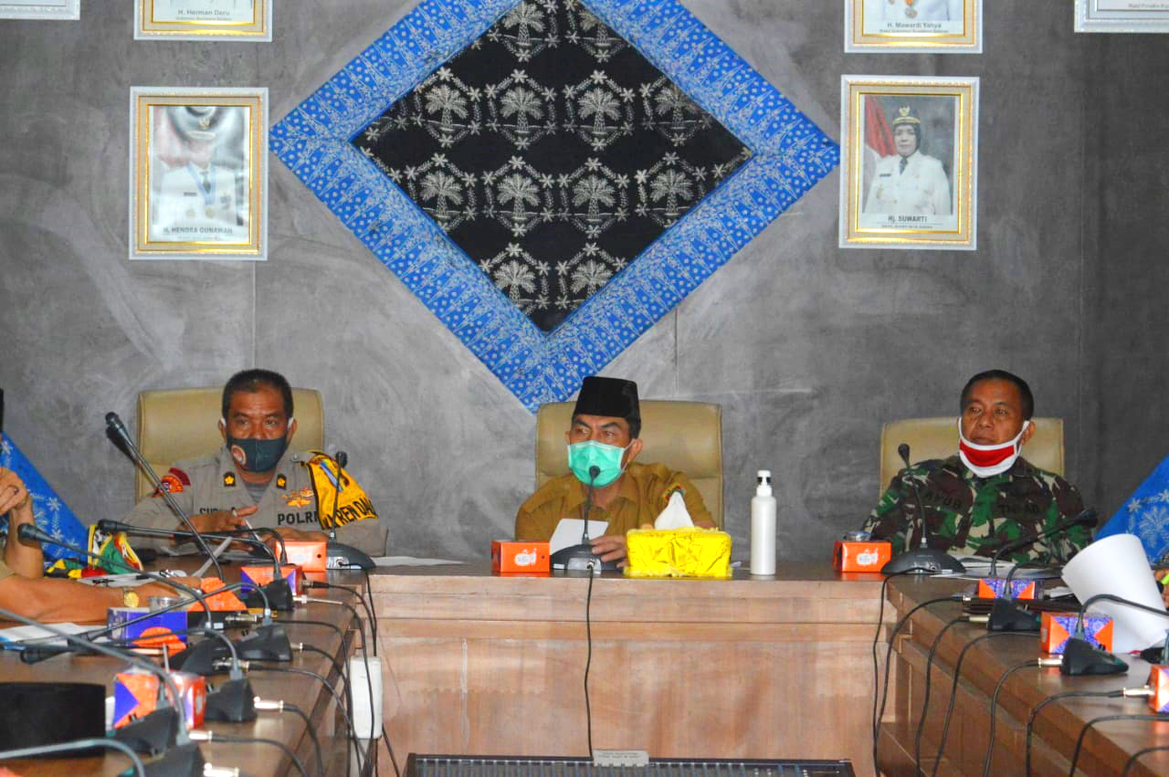 Asisten I Pimpin Rapat Pembentukan Satgas Pencegahan Covid 19