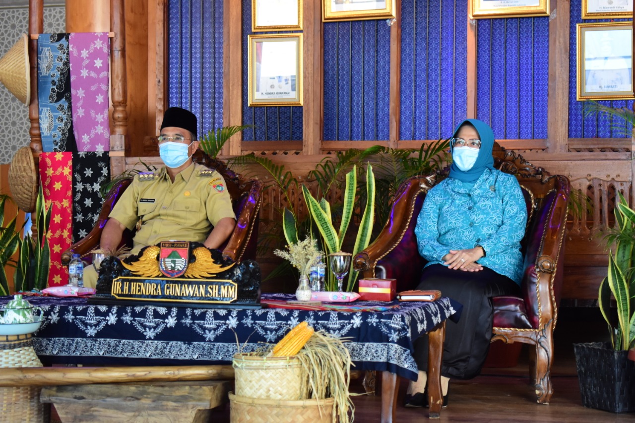 Bupati Musi Rawas bersama Ketua TP PKK Musi Rawas ikuti Rakor dan Pengarahan