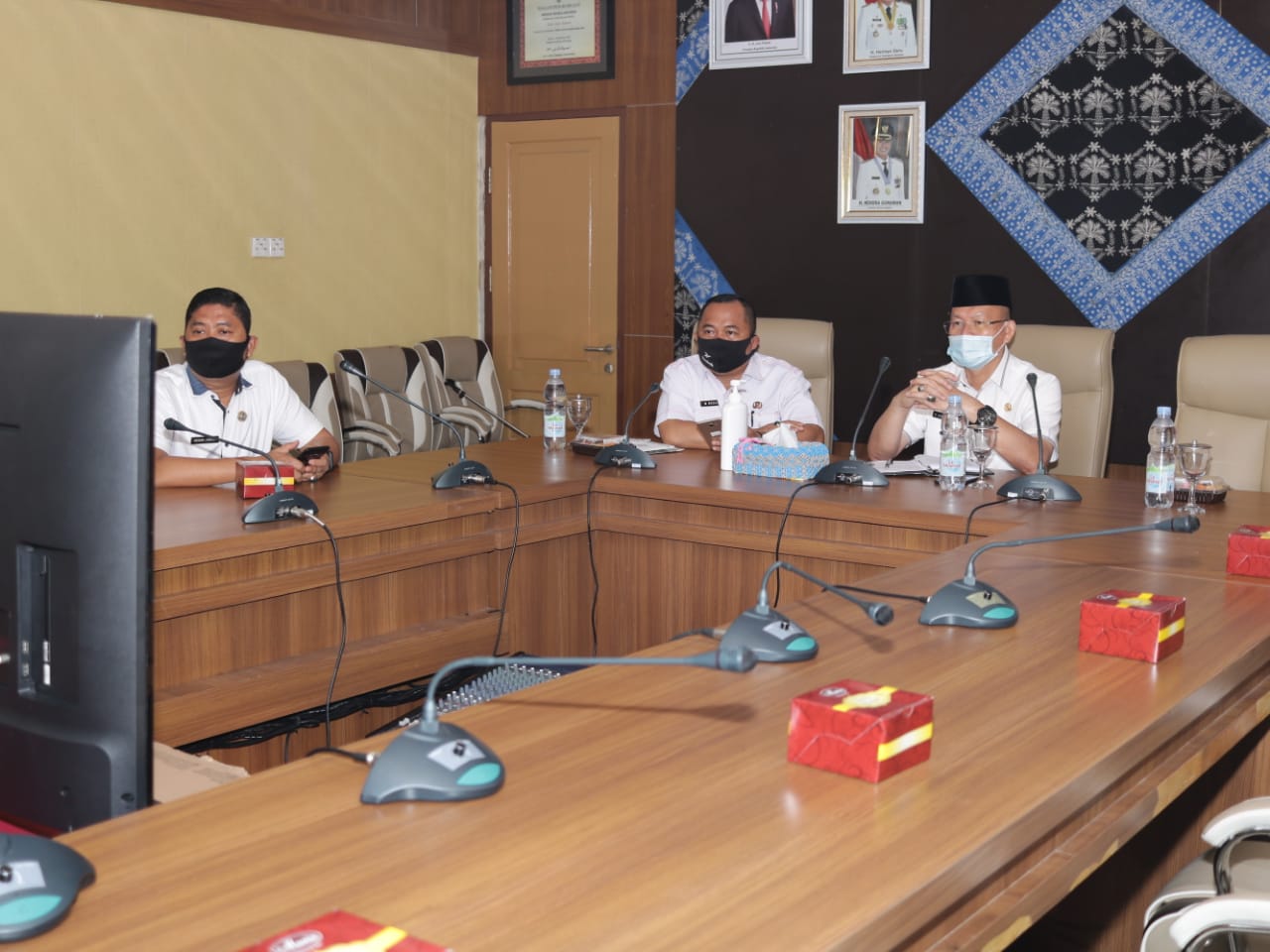 Asisten II Pemkab MURA Ikuti Rapat Koordinasi Virtual Pusat dan Daerah bersama PT. Pertamina (Perser