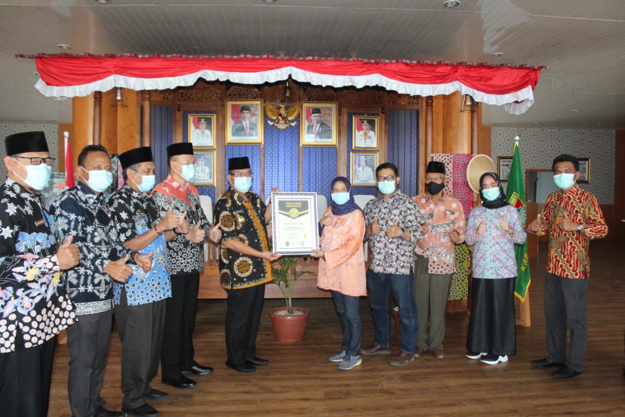 Pjs Bupati Terima Penghargaan Lomba Kepala Daerah Inovatif se-Sumsel