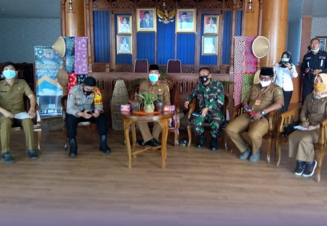 Via Vidcon, Asisten I Mura Ikut Rakor Bersama Mendagri Bahas Kesiapan Pelaksanaan PILKADA Serentak T