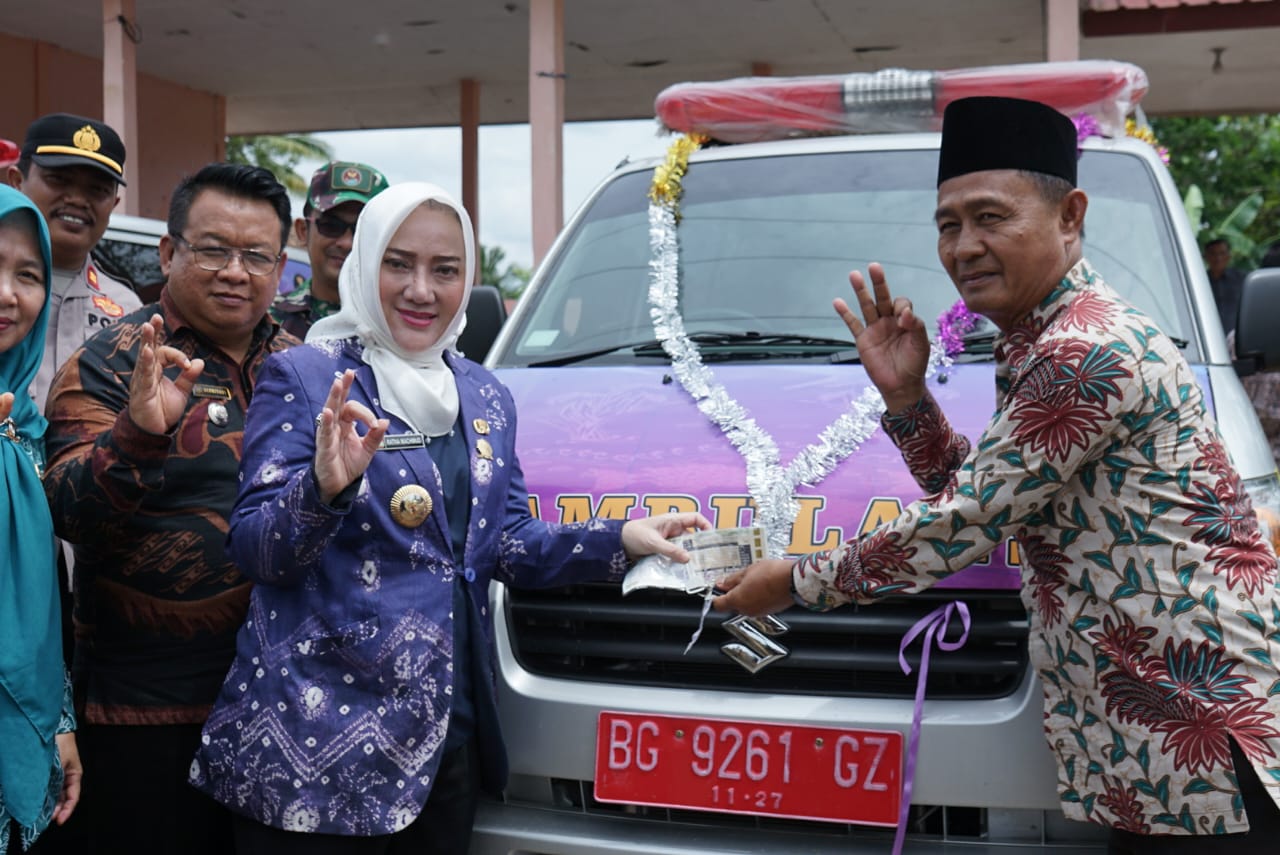 Penyerahan bantuan ambulans untuk Desa Sukowono, Donorejo, dan Ngestiboga II