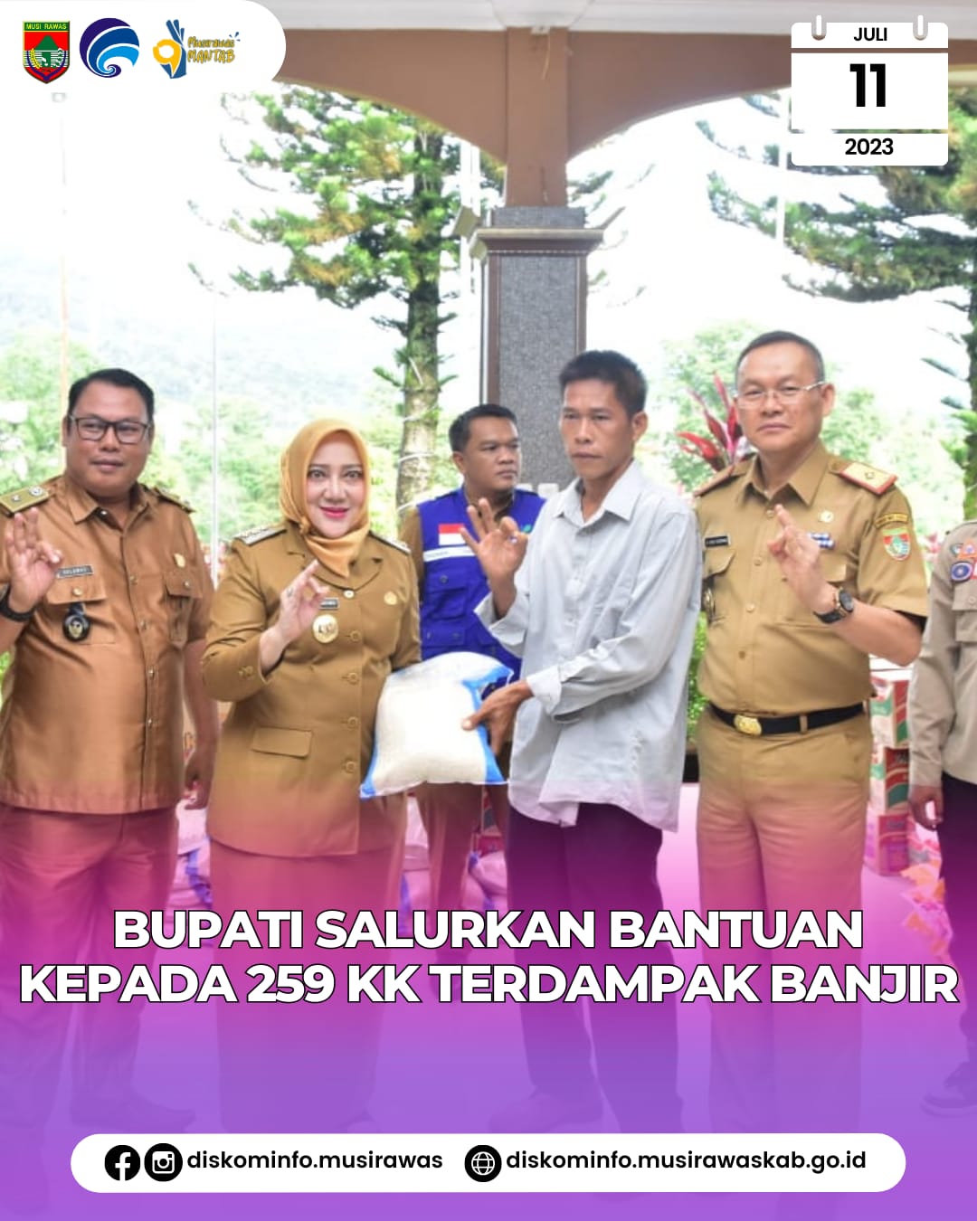 Penyalurkan bantuan kepada 259 Kepala Keluarga (KK) di tiga desa yang beberapa waktu dahulu terdampak banjir