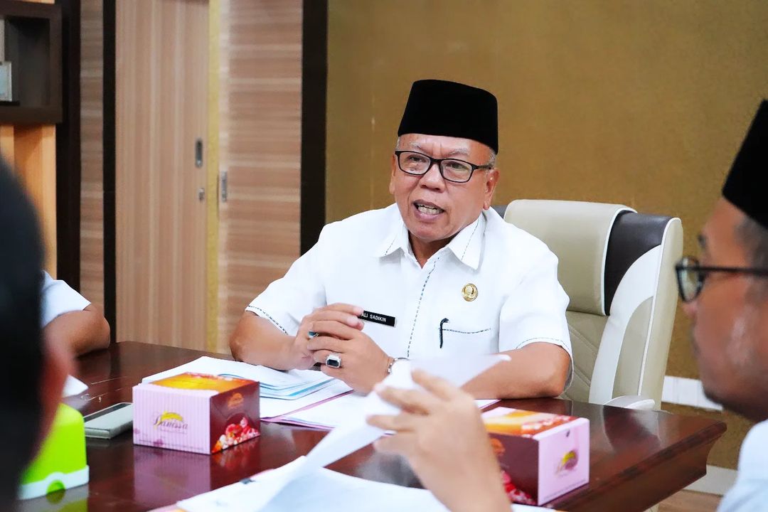 Sekda Pimpin Rapat Pembahasan Nomenklatur Perangkat Daerah