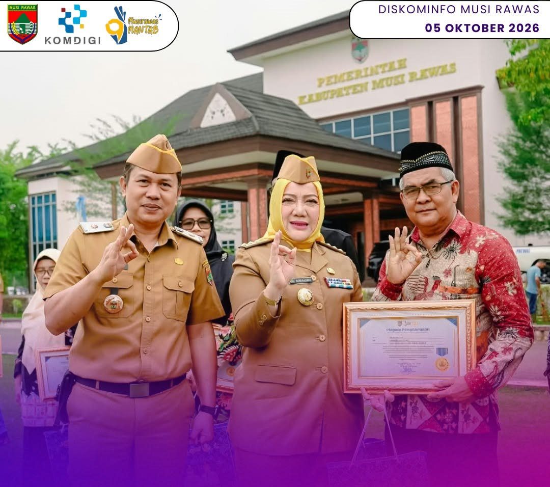 Bupati Musi Rawas Pimpin Apel Pagi dan Serahkan Bingkisan kepada PNS Purna Tugas